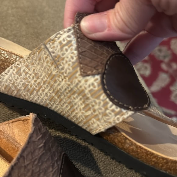 THINK! Brown Leather Birkenstock Sandals Flip Flops Size 39/8.5 (TD) - Picture 9 of 12